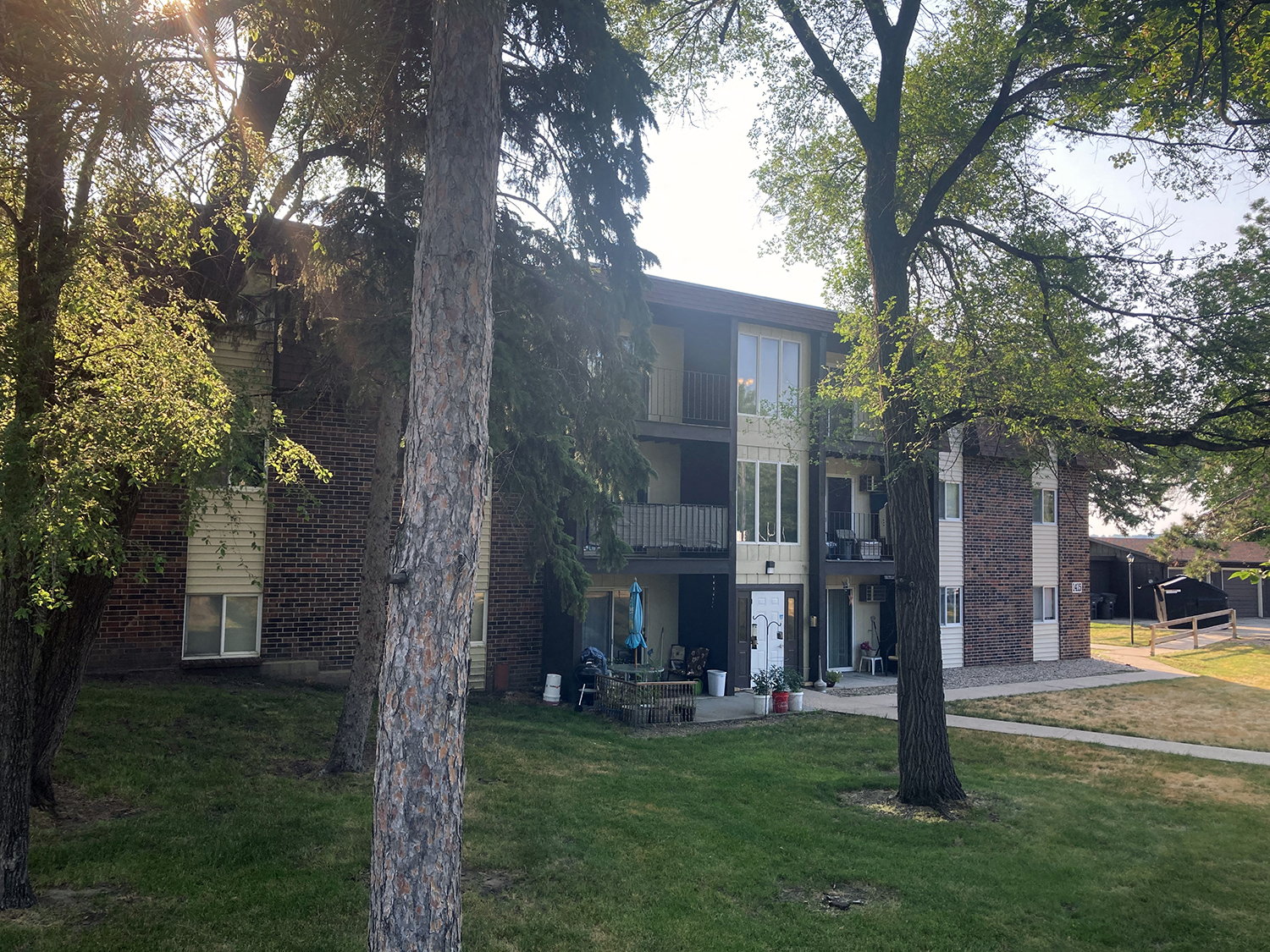 EllMar Apartments Apartment and Community Amenities